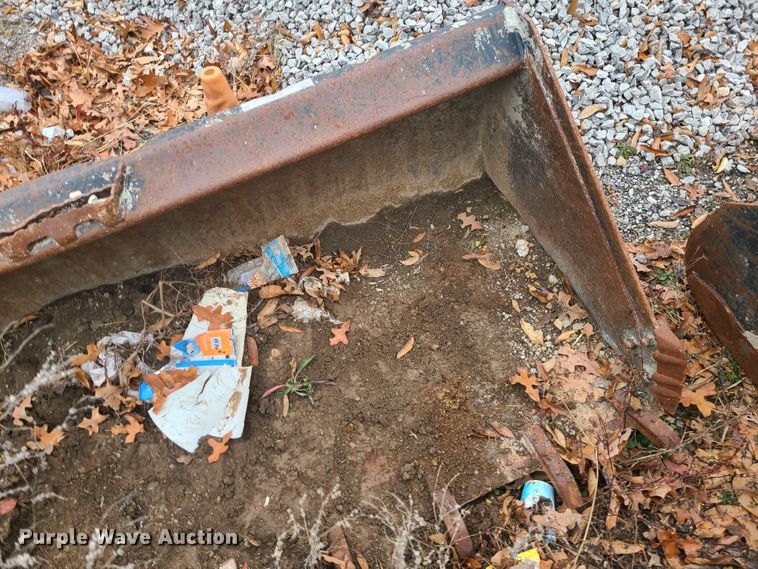 image for item JG9611 Skid steer bucket