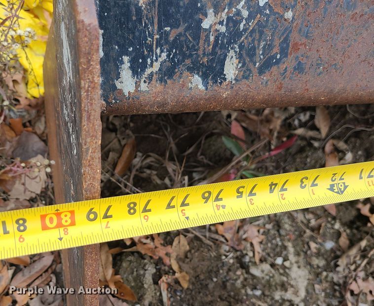 image for item JG9611 Skid steer bucket