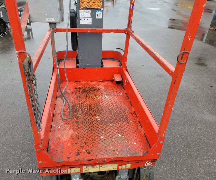 image for item JY9970 2016 Skyjack SJ12 vertical lift