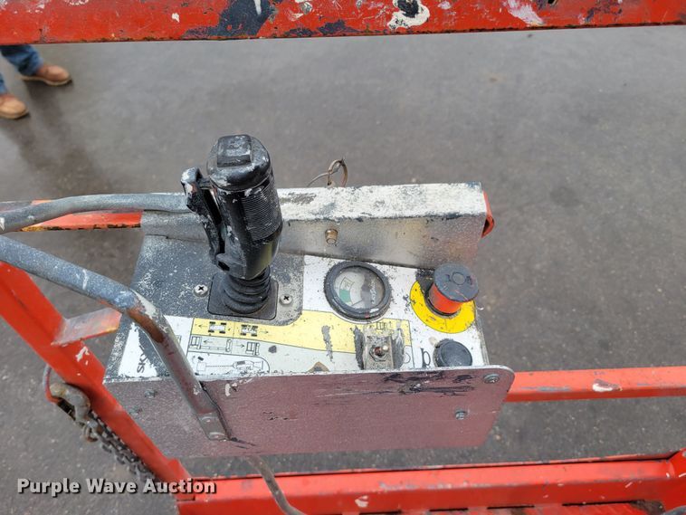 image for item JY9970 2016 Skyjack SJ12 vertical lift