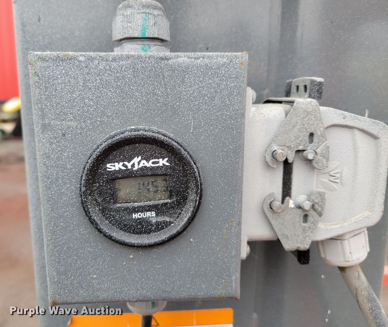 image for item JY9970 2016 Skyjack SJ12 vertical lift