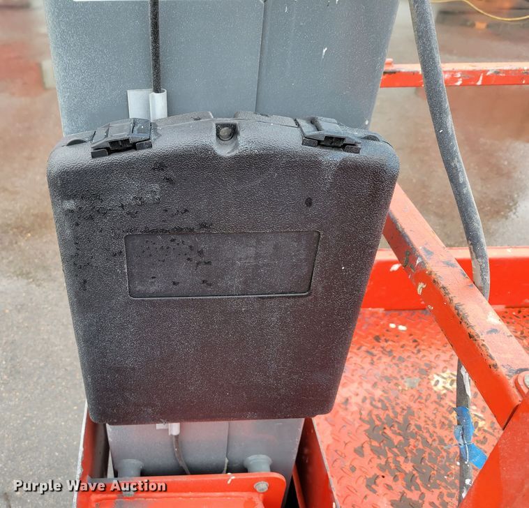 image for item JY9970 2016 Skyjack SJ12 vertical lift