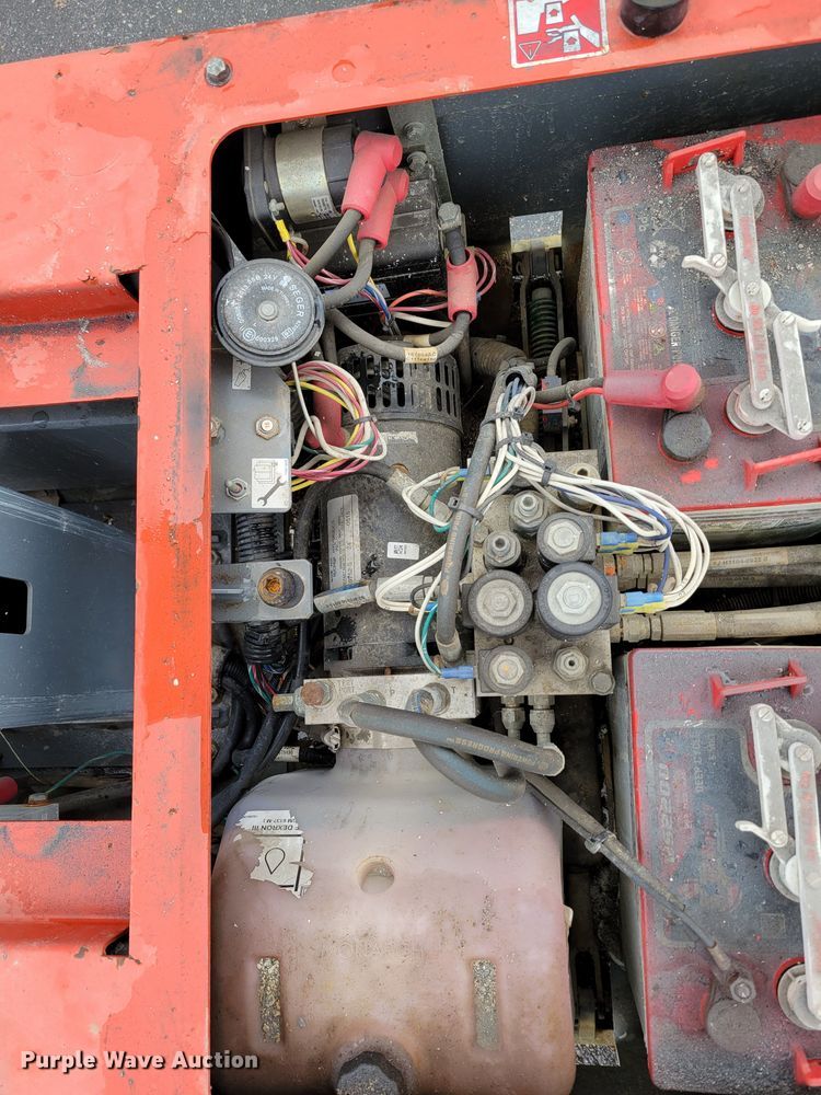 image for item JY9970 2016 Skyjack SJ12 vertical lift