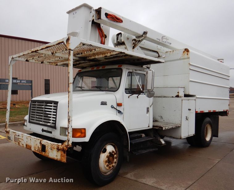 image for item KW9563 2000 International 4700  forestry bucket truck