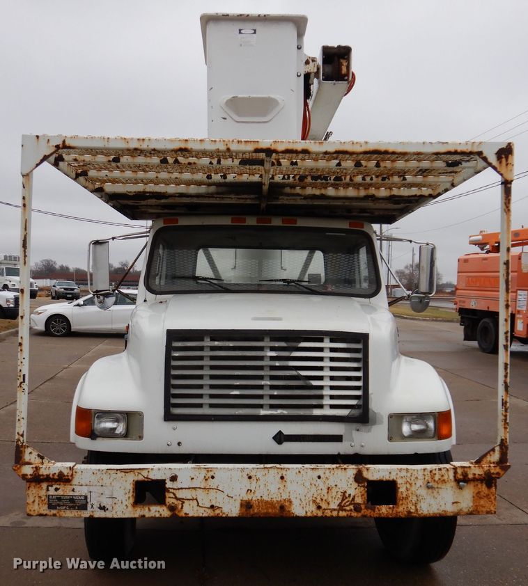 image for item KW9563 2000 International 4700  forestry bucket truck