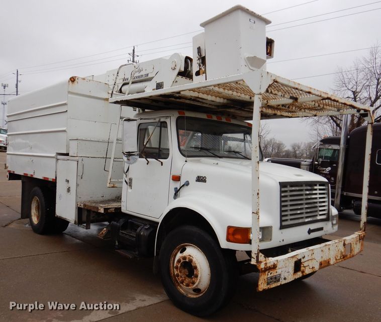 image for item KW9563 2000 International 4700  forestry bucket truck
