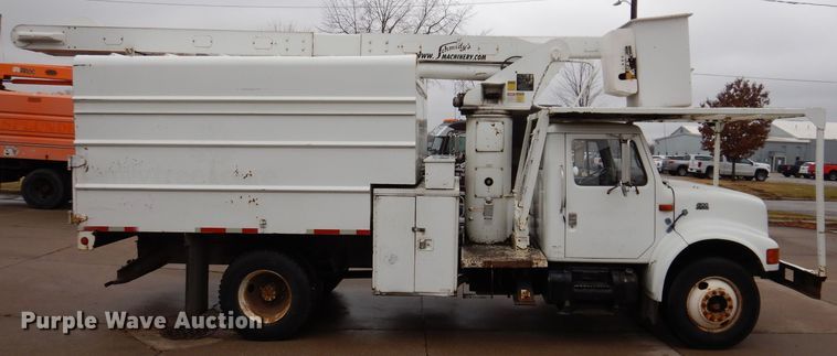 image for item KW9563 2000 International 4700  forestry bucket truck