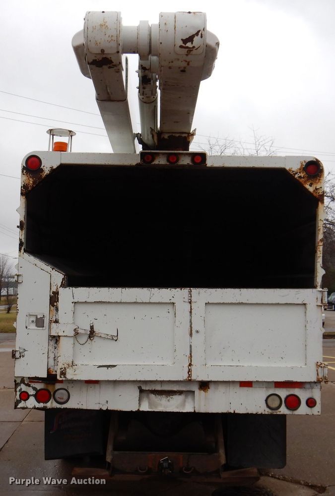 image for item KW9563 2000 International 4700  forestry bucket truck