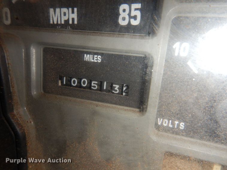 image for item KW9563 2000 International 4700  forestry bucket truck