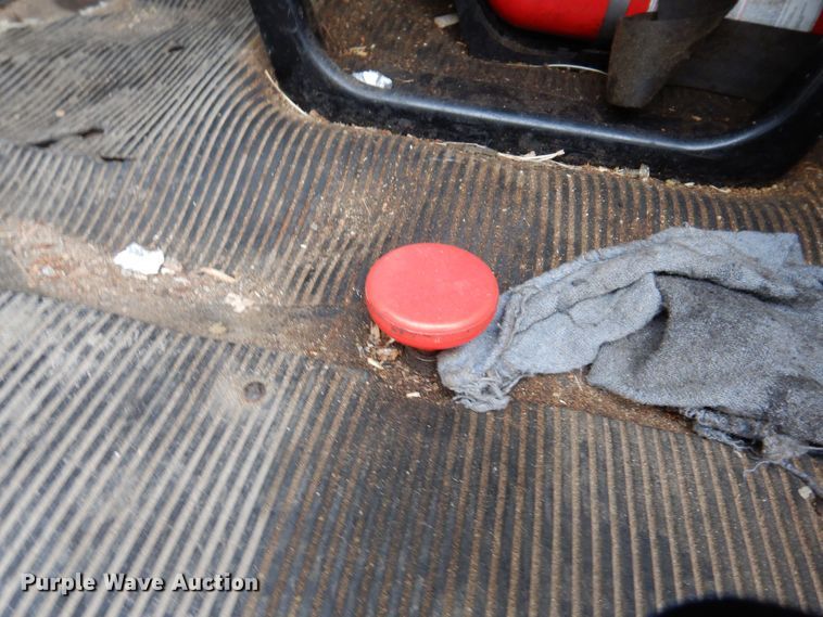 image for item KW9563 2000 International 4700  forestry bucket truck