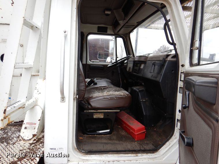 image for item KW9563 2000 International 4700  forestry bucket truck