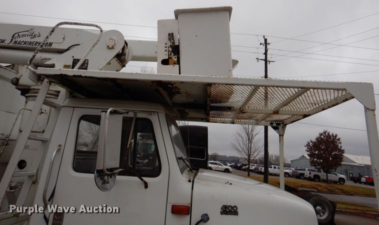 image for item KW9563 2000 International 4700  forestry bucket truck