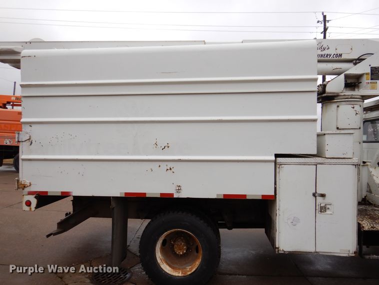 image for item KW9563 2000 International 4700  forestry bucket truck