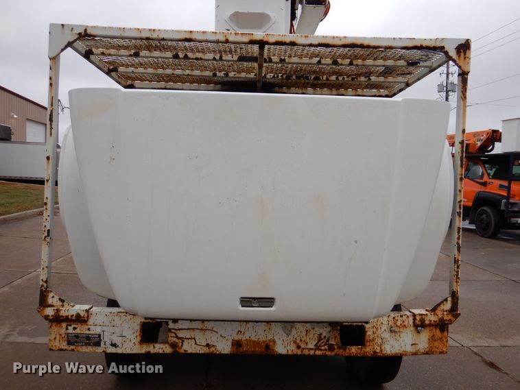 image for item KW9563 2000 International 4700  forestry bucket truck