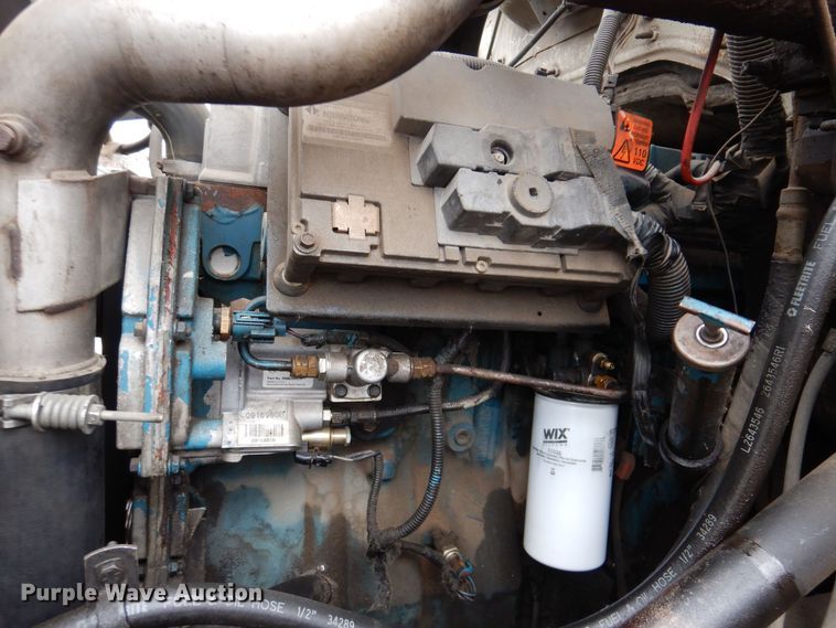 image for item KW9563 2000 International 4700  forestry bucket truck