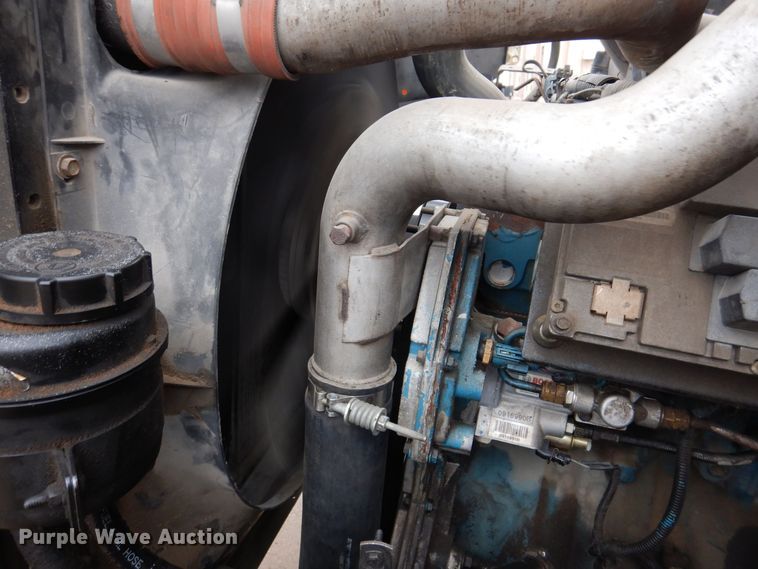 image for item KW9563 2000 International 4700  forestry bucket truck