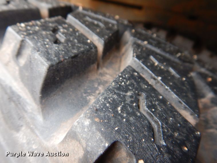 image for item KW9563 2000 International 4700  forestry bucket truck