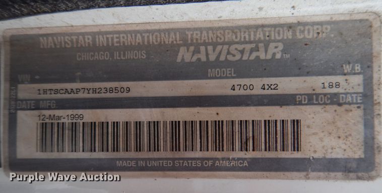 image for item KW9563 2000 International 4700  forestry bucket truck