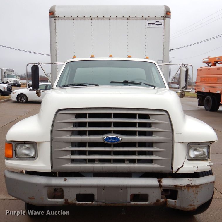 image for item KW9565 1996 Ford F700  box truck