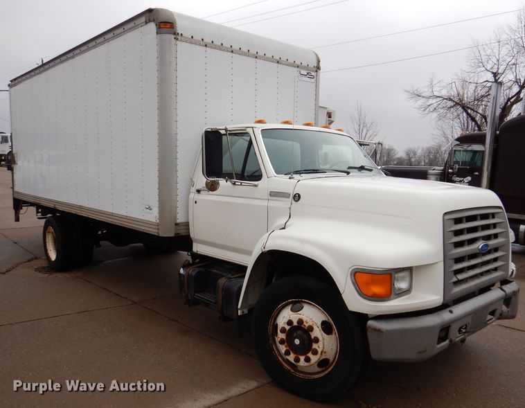 image for item KW9565 1996 Ford F700  box truck