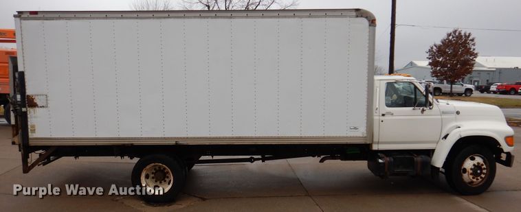 image for item KW9565 1996 Ford F700  box truck