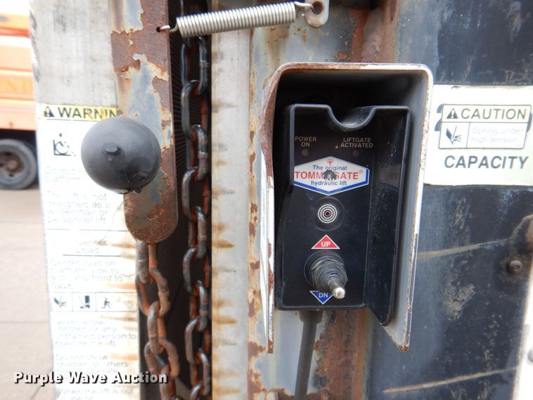 image for item KW9565 1996 Ford F700  box truck