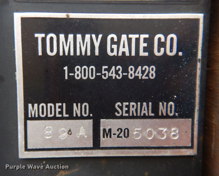 image for item KW9565 1996 Ford F700  box truck