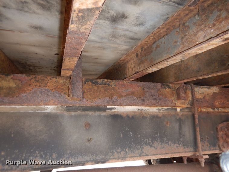 image for item KW9565 1996 Ford F700  box truck