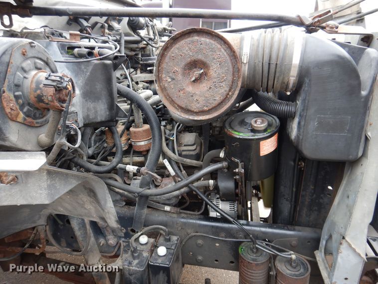 image for item KW9565 1996 Ford F700  box truck