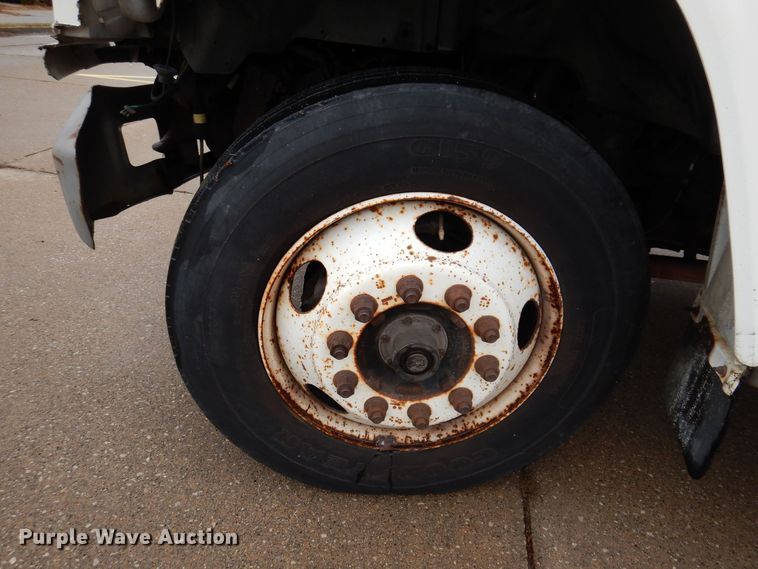 image for item KW9565 1996 Ford F700  box truck