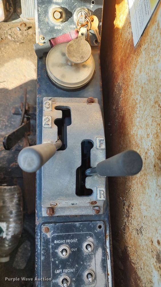 image for item LK9432 P&H Omega 18  crane