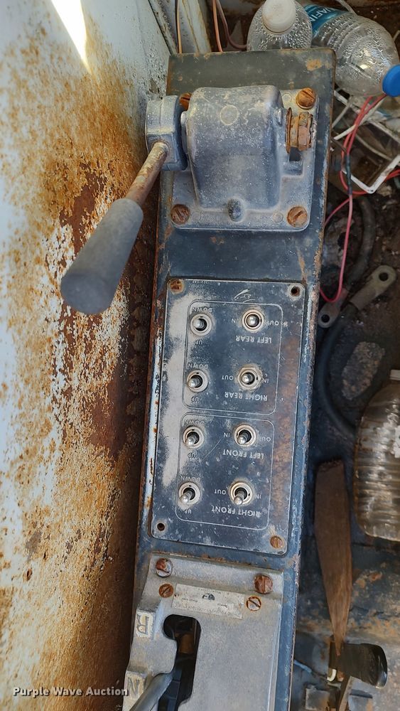 image for item LK9432 P&H Omega 18  crane