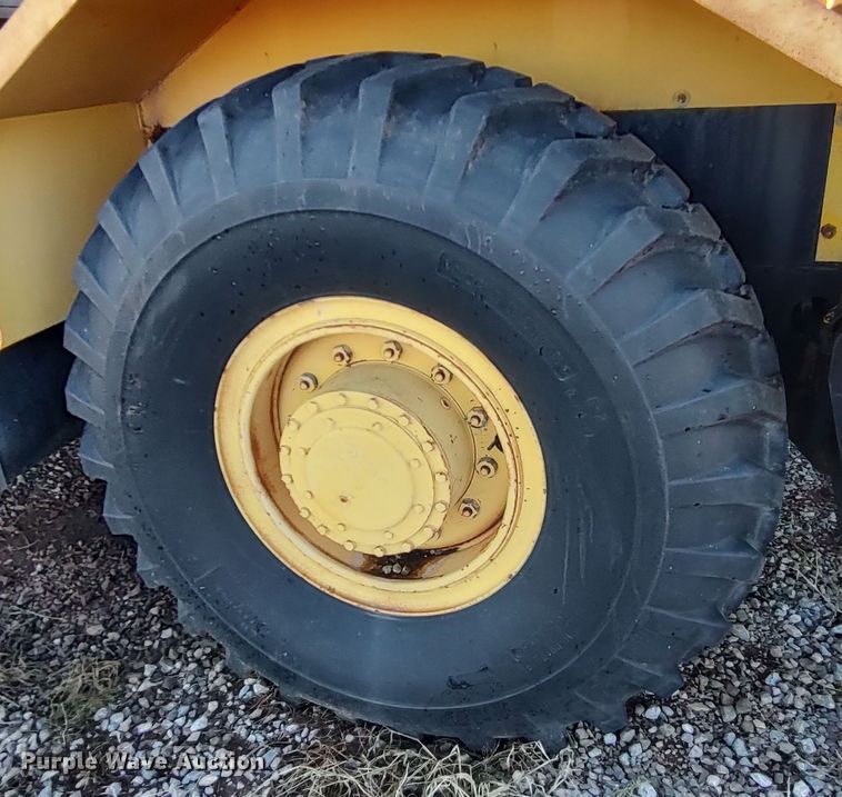 image for item LK9432 P&H Omega 18  crane