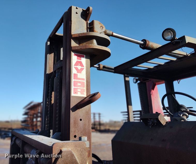 image for item LK9433 1978 Taylor  TY-300-S  forklift
