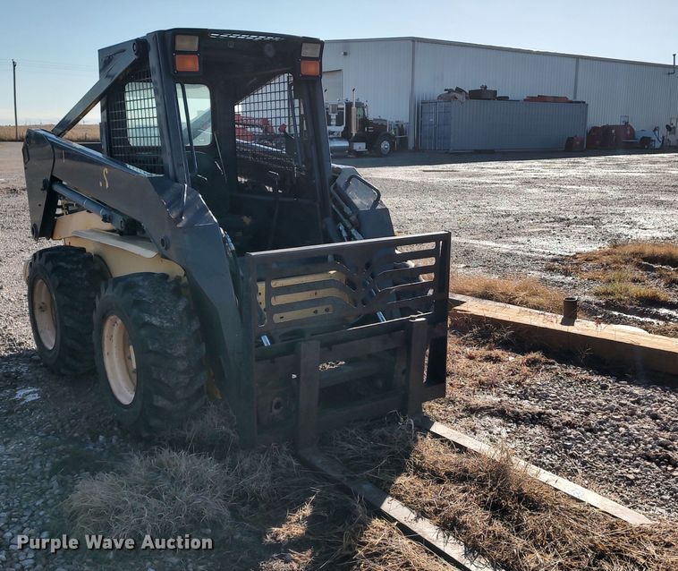image for item LK9434 2001 New Holland LS180  skid steer loader