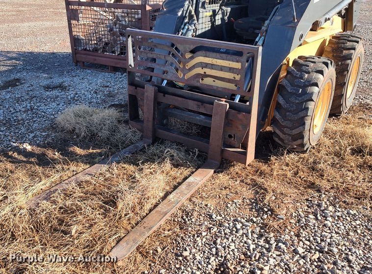 image for item LK9434 2001 New Holland LS180  skid steer loader