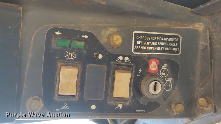 image for item LK9434 2001 New Holland LS180  skid steer loader