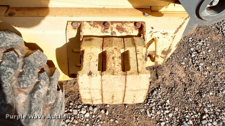 image for item LK9434 2001 New Holland LS180  skid steer loader