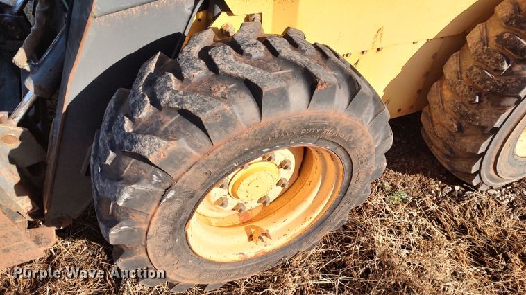 image for item LK9434 2001 New Holland LS180  skid steer loader