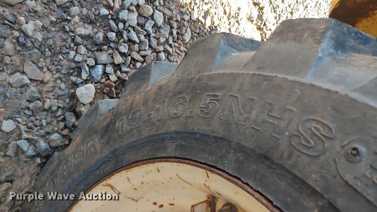 image for item LK9434 2001 New Holland LS180  skid steer loader