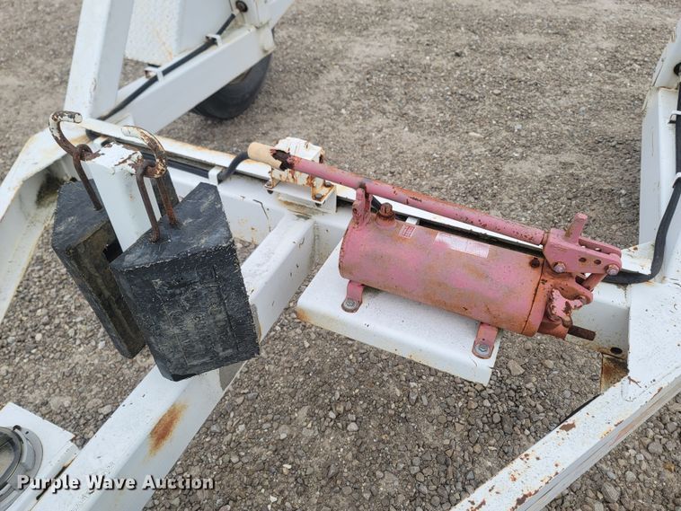 image for item MH9630 1993 Redi Haul  reel trailer