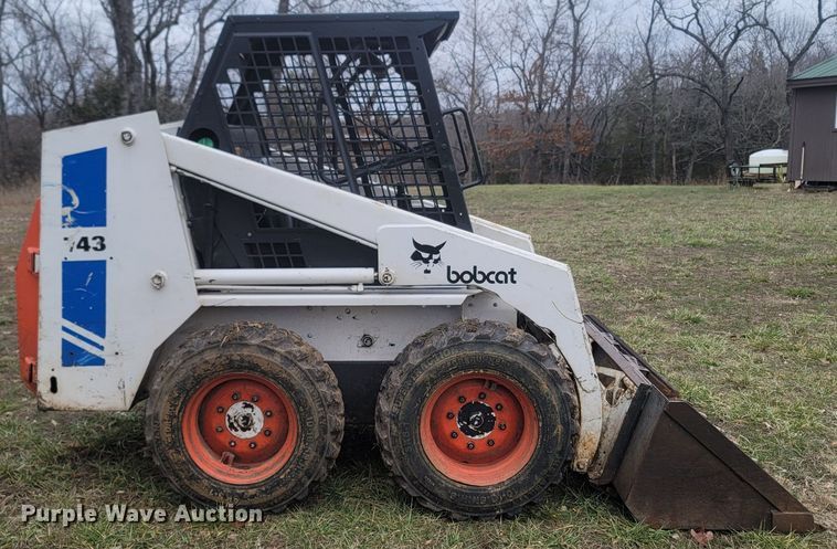 image for item MH9637 1986 Bobcat 743  skid steer loader