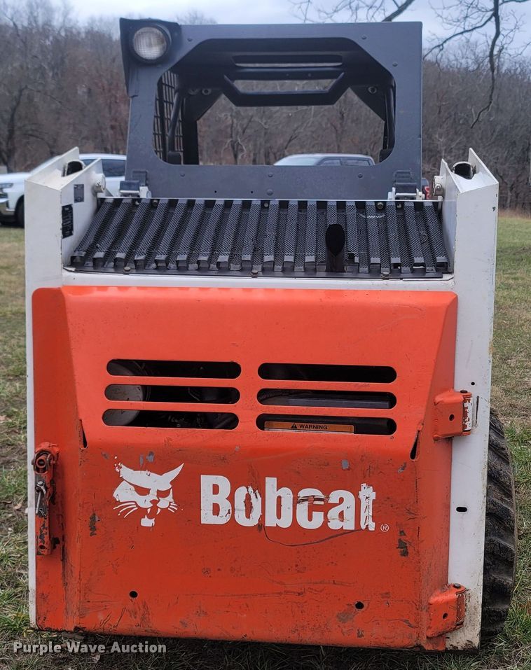 image for item MH9637 1986 Bobcat 743  skid steer loader