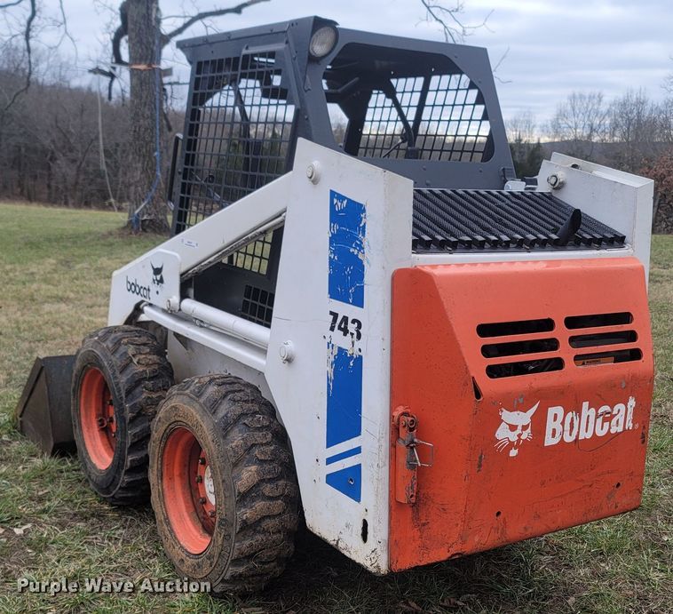 image for item MH9637 1986 Bobcat 743  skid steer loader