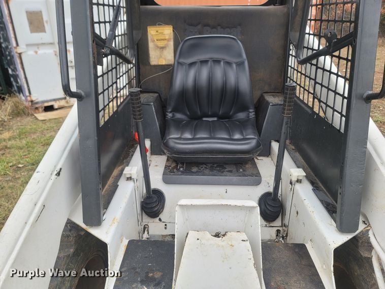 image for item MH9637 1986 Bobcat 743  skid steer loader