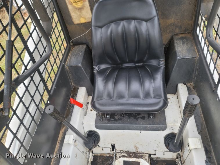 image for item MH9637 1986 Bobcat 743  skid steer loader