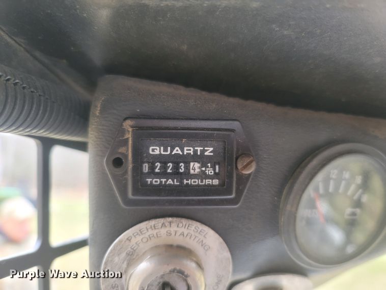 image for item MH9637 1986 Bobcat 743  skid steer loader