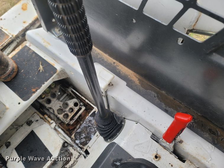 image for item MH9637 1986 Bobcat 743  skid steer loader