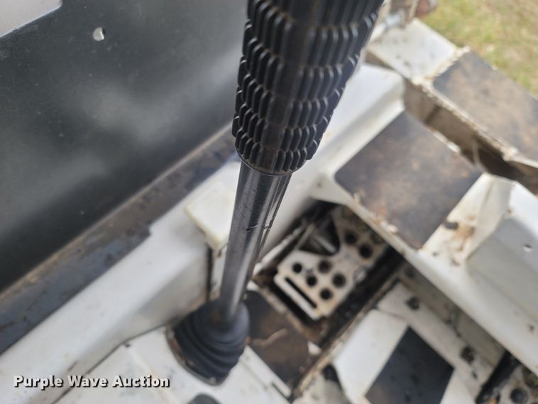 image for item MH9637 1986 Bobcat 743  skid steer loader