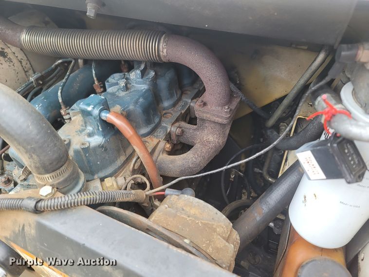 image for item MH9637 1986 Bobcat 743  skid steer loader